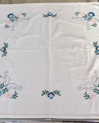 Tovaglietta vintage anni ‘70 ricamo a mano