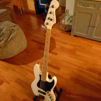 Basso elettrico 4 corde Squier by Fender 