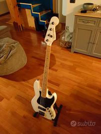 Basso elettrico 4 corde Squier by Fender 