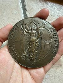 Medaglia Centenario Cattolica Assicurazioni  1896