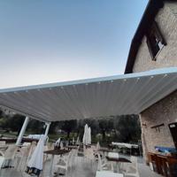 Pergola tenda da esterno elettrica con luci