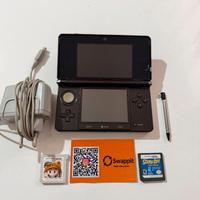 Nintendo 3DS nera + Caricatore originale + Giochi