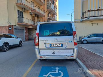 Citroen Jumpy con adattamento per disabili .