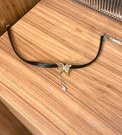 Choker pelle nero farfalla con catena e cristallo