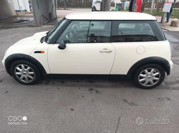 mini one 1.6 neopatentati 