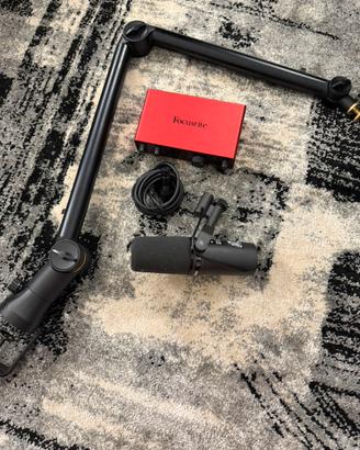 SHURE SM7B + FOCUSRITE SCARLETT 2i2 + ACCESSORI
