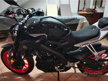 MT 125 YAMAHA 