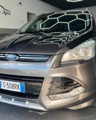 Ford Kuga 2.0 TDCI 180 CV S&S 4WD Powershift Titan
