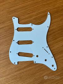 Battipenna bianco per Fender Stratocaster SSS