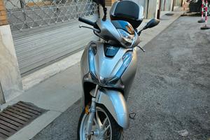 Honda SH 125 ABS (2018) - Solo 8.400 km - Come Nuo