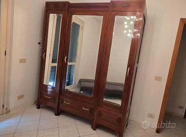 Armadio classico 3 ante a specchio noce massello