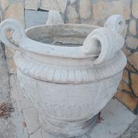 Vaso antico e australe in cemento 