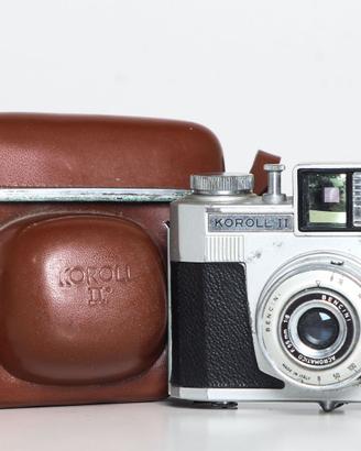 Fotocamera analogica antica Koroll II