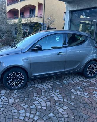 Lancia Ypsilon 1.0 FireFly 5 porte S&S Hybrid Gold