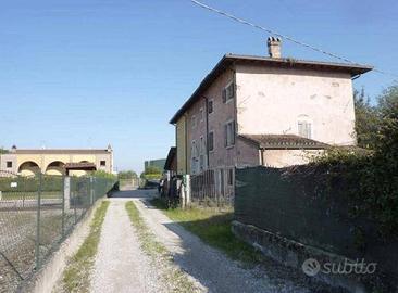 Immobile in asta di 102 m² con 3 locali a Nogarole
