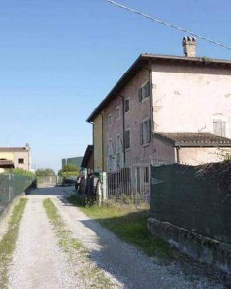 Immobile in asta di 102 m² con 3 locali a Nogarole