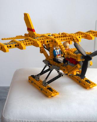LEGO Technic - Prop Plane (8855)