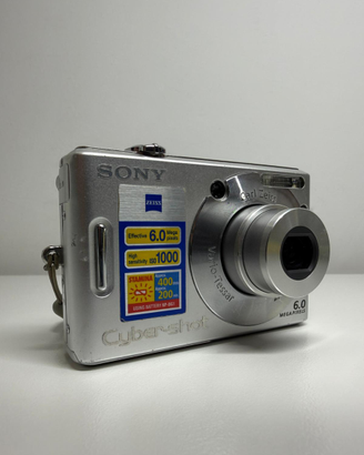 Sony Cyber-shot DSC-W30 – 6.0MP con Carl Zeiss