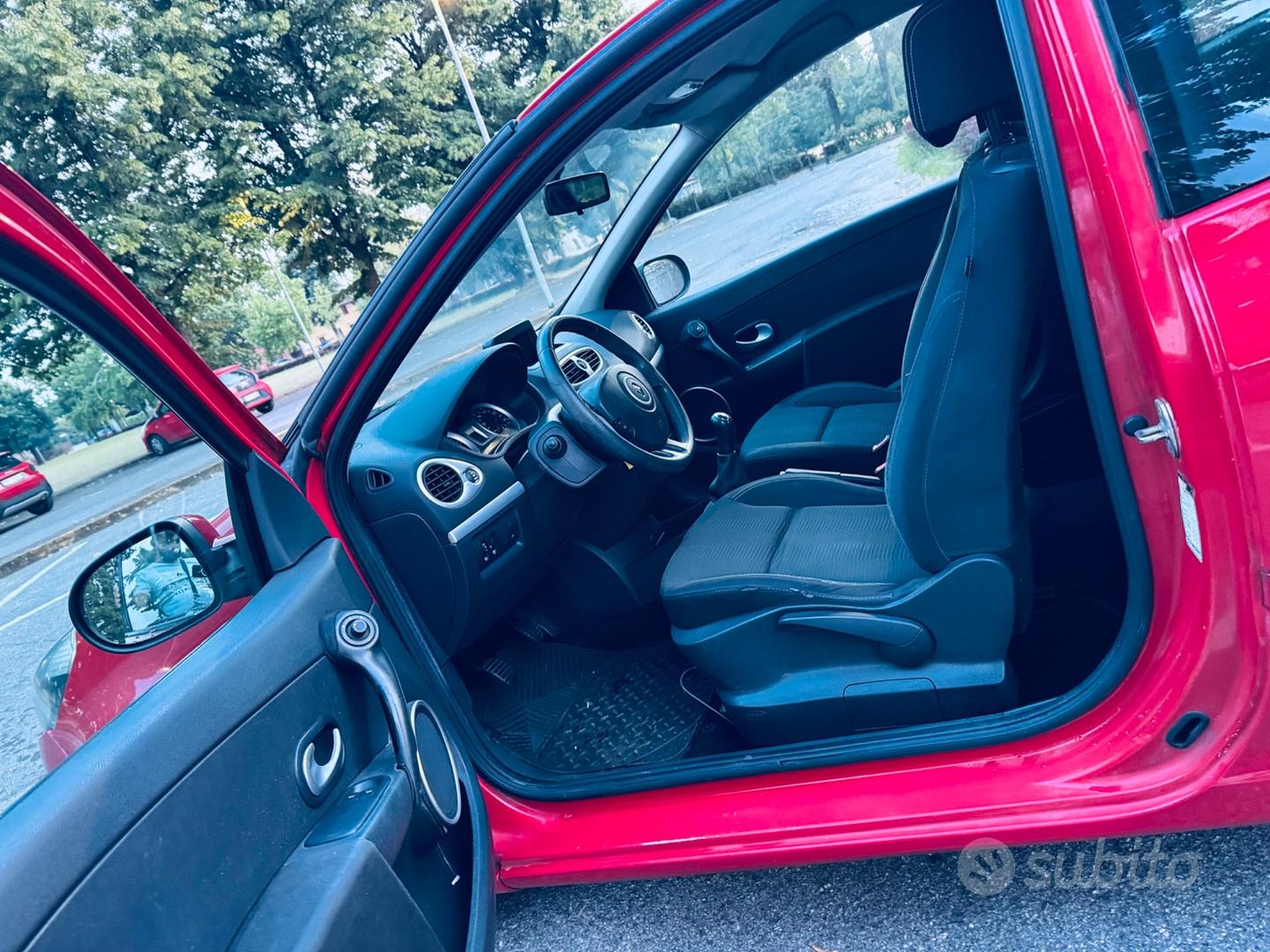 Renault Clio 2011 photo 5