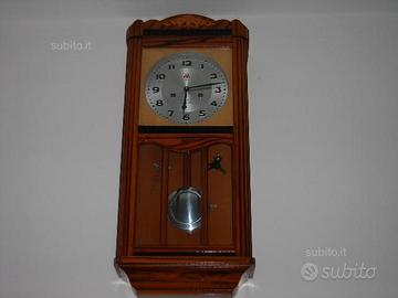 Orologio a pendolo antico