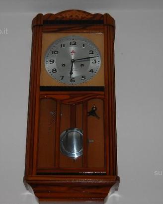 Orologio a pendolo antico
