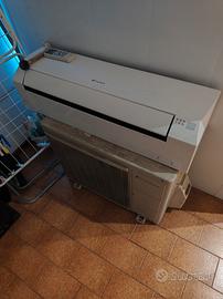 Condizionatore Fuji competo usato pochissimo 