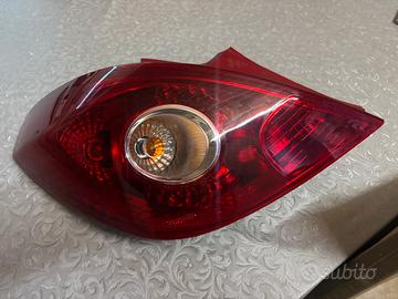 Faro Posteriore SX Opel Corsa D