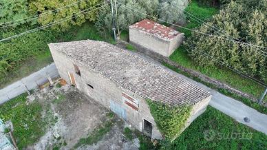 RUSTICO A SAN MARTINO VALLE CAUDINA