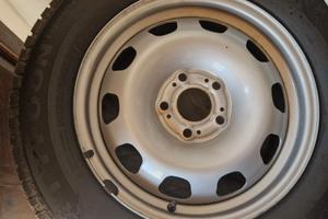 2 Gomme su cerchio invernali dacia daster mod 2020