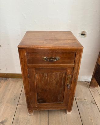 Comodino in legno vintage