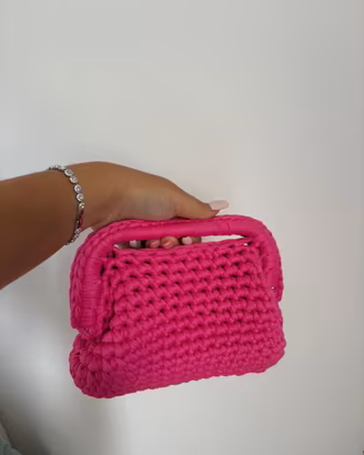 Borsa fatta mano all’uncinetto
