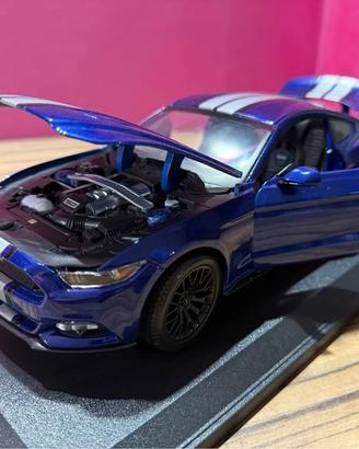 Modellino CUSTOM Ford Mustang GT 2015 1:18