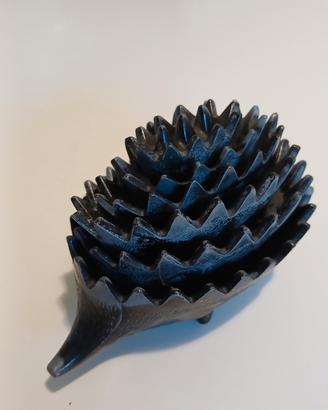 Portacenere composto da 6 ricci impilabili  meta