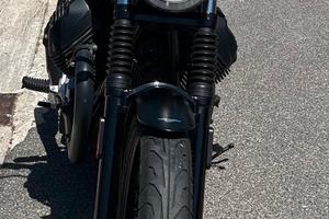 Moto Guzzi v7 Stone Night Pack