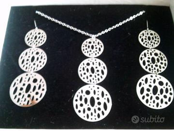 completo orecchini e colliere in acciaio