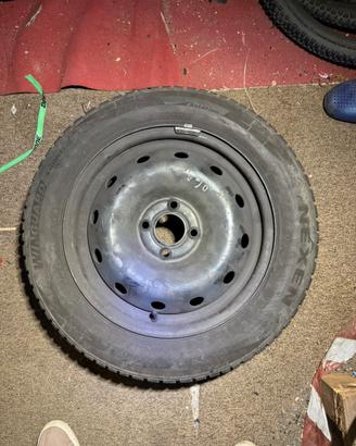 Treno gomme invernali 185/60R15 + cerchi Renault