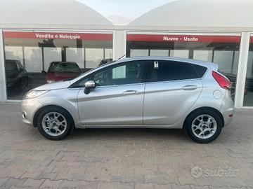 Ford Fiesta 1.4 TDCi 5p. Titanium OK NEOPATENTATI