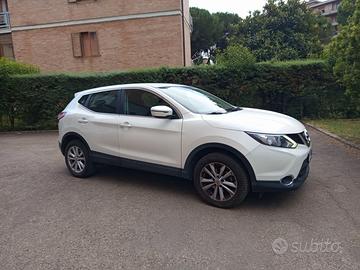 Nissan Qashqai bianco 1.5 diesel