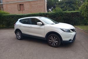 Nissan Qashqai bianco 1.5 diesel