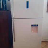 Frigorifero hisense con water dispenser