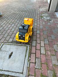 Mini camion cavalcabile a batteria