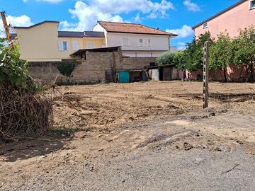 Terreno edificabile parete