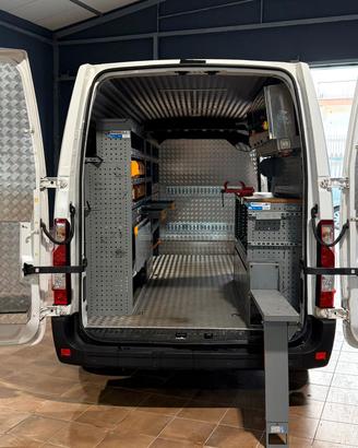 RENAULT MASTER 2.3dci 170cv L3H2 ATTREZZATO