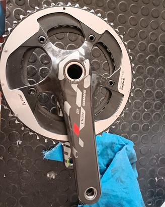 movimento centrale con pedivelle 