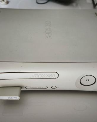 Xbox 360 + Hard Disk 120GB + accessori
