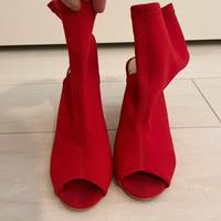 Scarpe rosse Tata