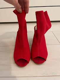 Scarpe rosse Tata