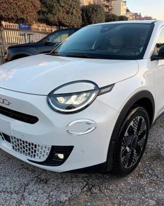 Fiat 600 Hybrid 110 CV DCT MHEV La Prima
