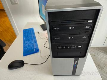 Pc Desktop con monitor