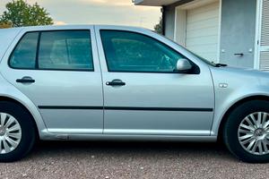 Volkswagen Golf 1.6 SR